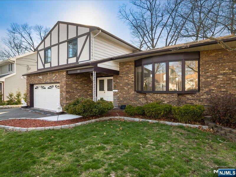 81 Hastings Avenue - Photo 1