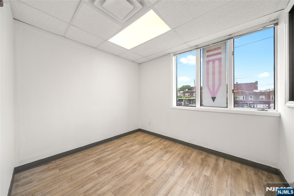 40 Broad Avenue — photo 12