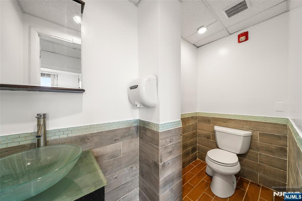 40 Broad Avenue — photo 13