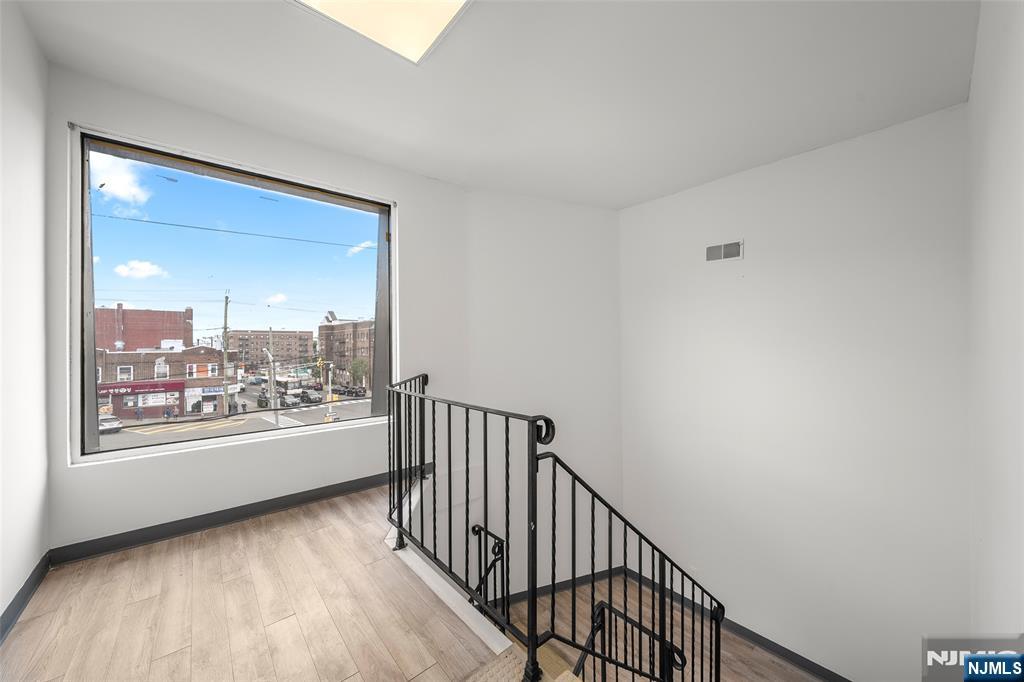 40 Broad Avenue — photo 14