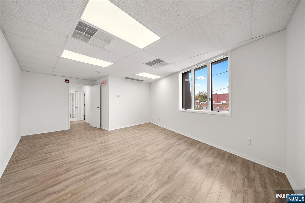 40 Broad Avenue — photo 16