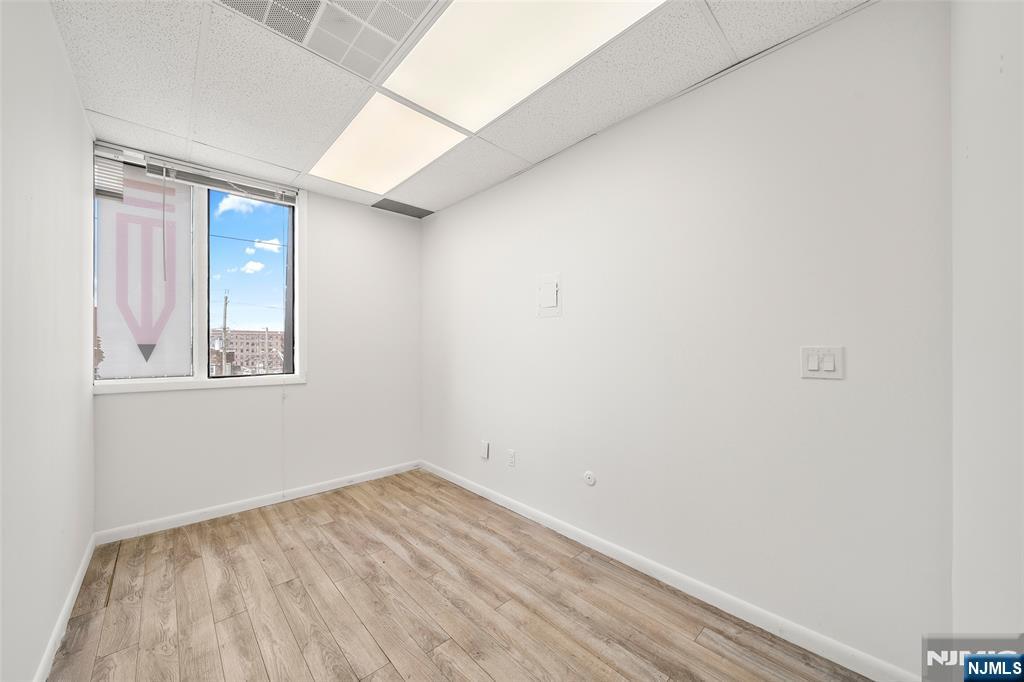 40 Broad Avenue — photo 17