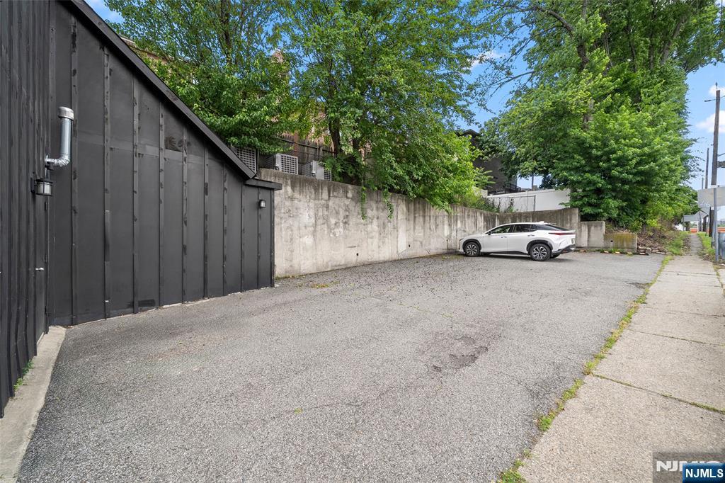 40 Broad Avenue — photo 21
