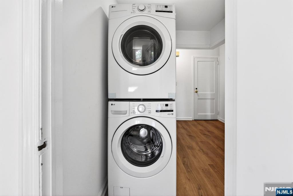 Brand New Washer/Dryer In Unit