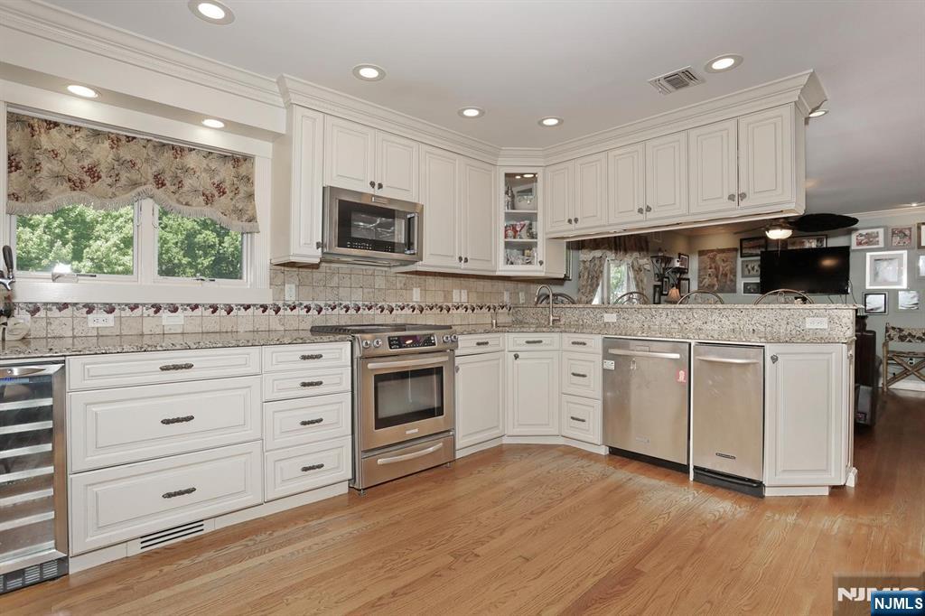 33 Randolph Street, Park Ridge, NJ 07656 Listing Photo  6
