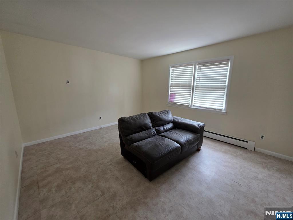 124 Main Street back - Photo 5