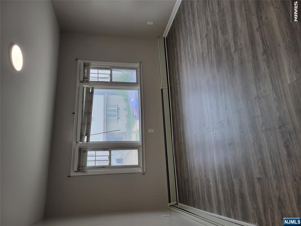 15 Somerset second floor - Photo 4