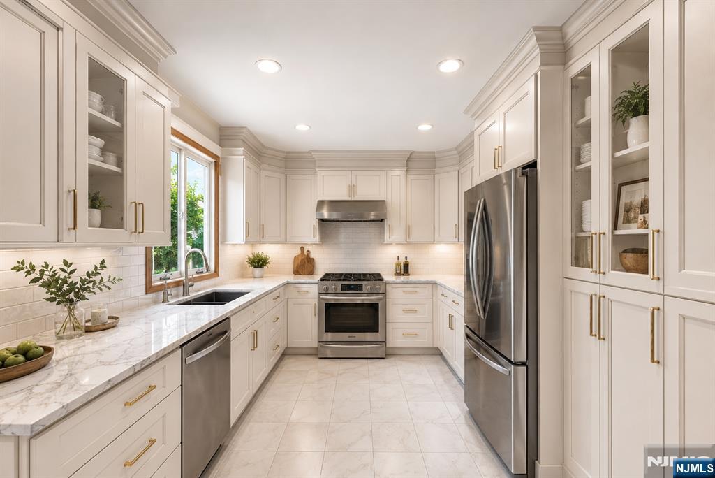 388 Highland Avenue — photo 45