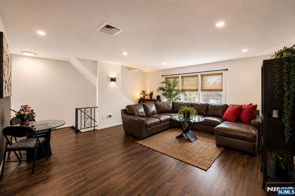 450-452 Edmund Avenue - Photo 2