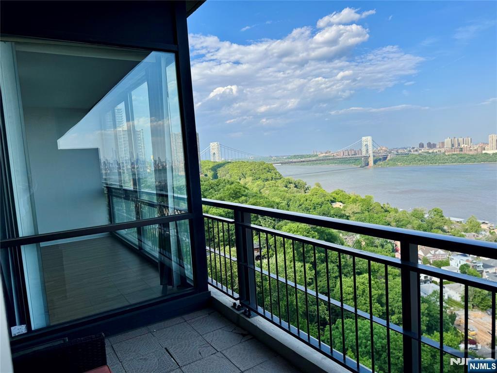 Homes for sale in Fort Lee, NJ | 4 Horizon Rd #1417, Fort Lee, NJ 07024 | MLS# 26016841
