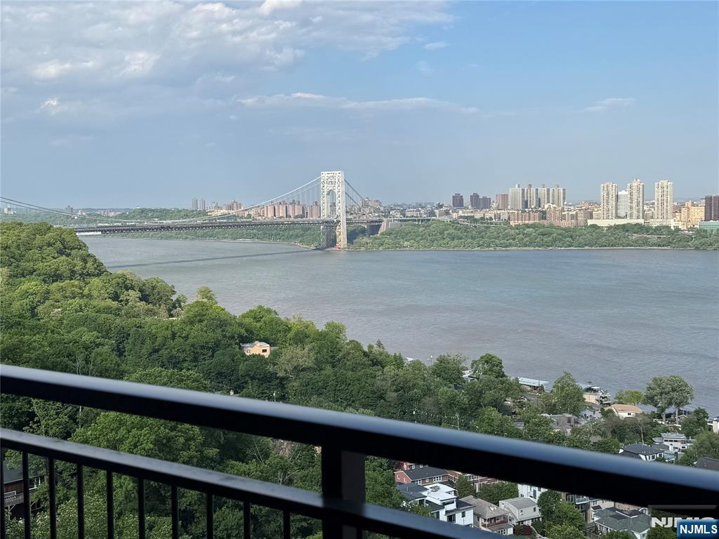 Homes for sale in Fort Lee, NJ | 4 Horizon Rd #1417, Fort Lee, NJ 07024 | MLS# 26016841