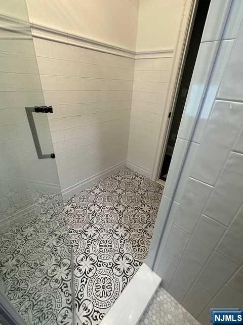 2nd Floor Full Bath