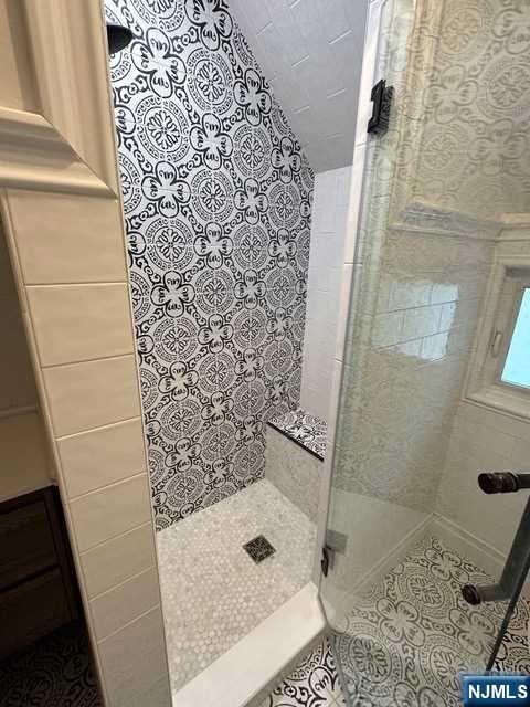 2nd Floor Full Bath