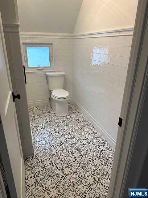 2nd Floor Full Bath