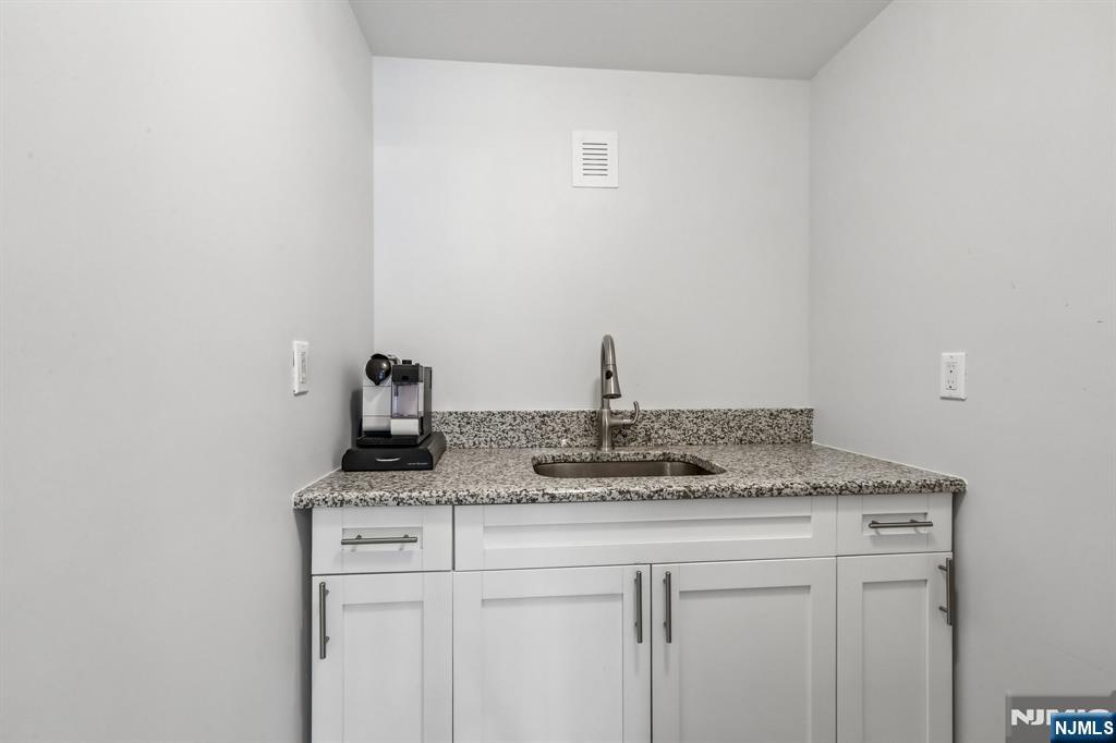 330 New York, #B, Fort Lee, NJ 07024 Listing Photo  40