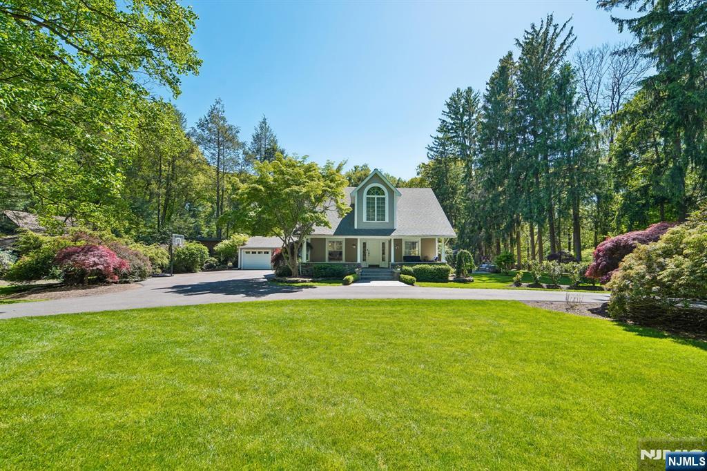 42 Hillside Avenue - Photo 2