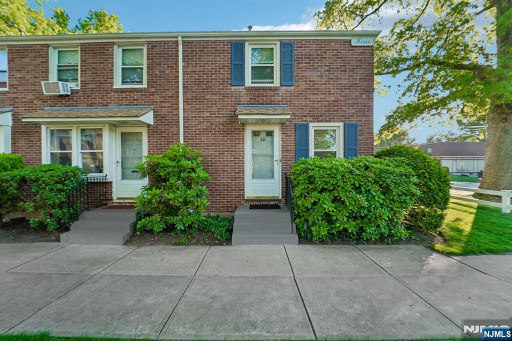 230 Lafayette Place 4D - Photo 2