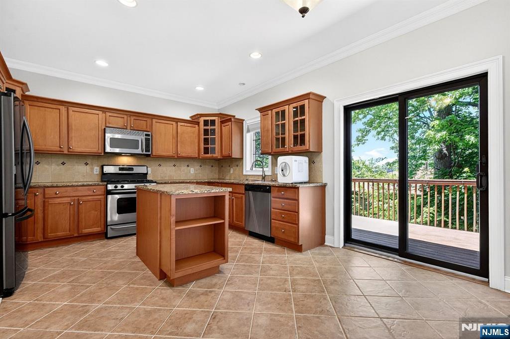 445 7th Street, #A, Palisades Park, NJ 07650 Listing Photo  10