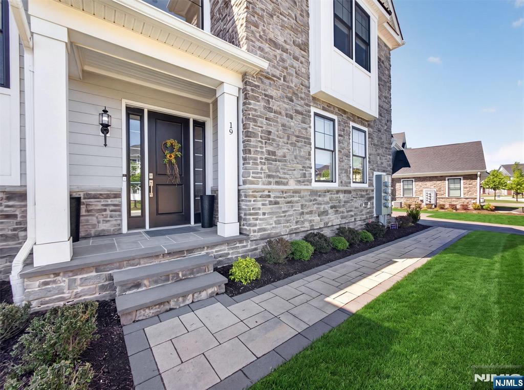 19 Woodmont Circle - Photo 3