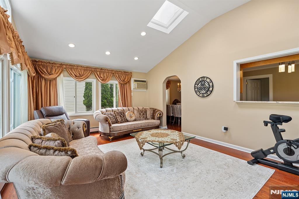 874 Elm Avenue - Photo 4