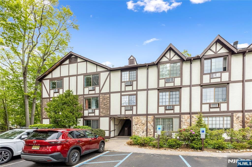 1409 Faulkner Court, Mahwah, NJ 07430 Listing Photo  12