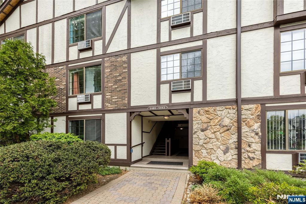 1409 Faulkner Court, Mahwah, NJ 07430 Listing Photo  13