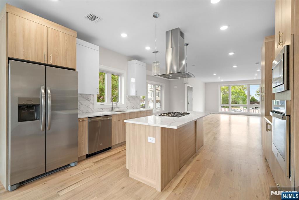 332 12th Street #B — photo 9