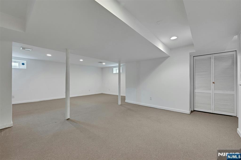 44 Golf Court, Teaneck, NJ 07666 Listing Photo  11