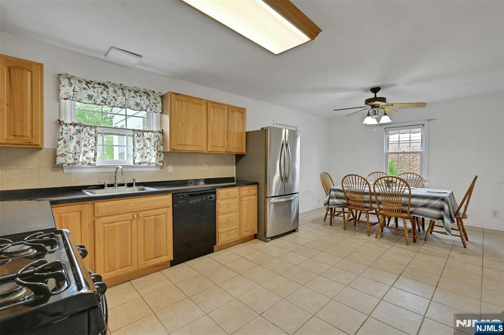 44 Golf Court, Teaneck, NJ 07666 Listing Photo  3