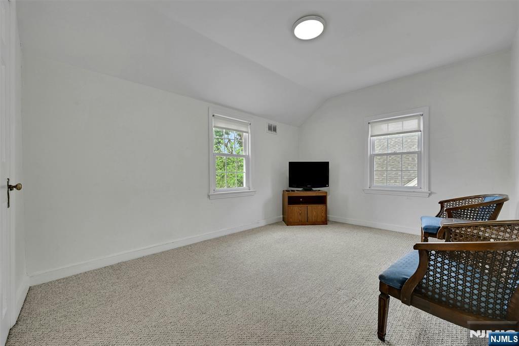 44 Golf Court, Teaneck, NJ 07666 Listing Photo  8