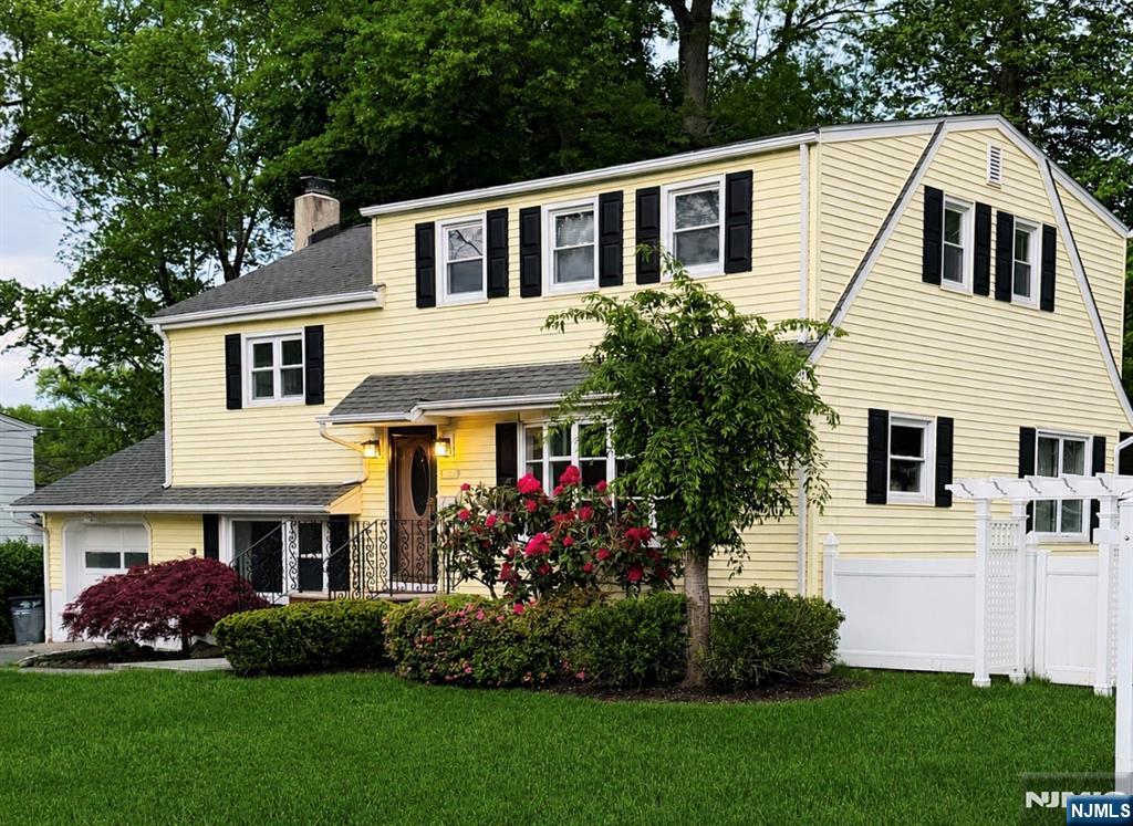 8 Pershing Street - Photo 1