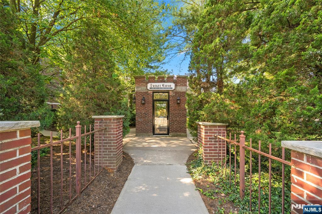 100 Palisade Avenue B31 - Photo 1