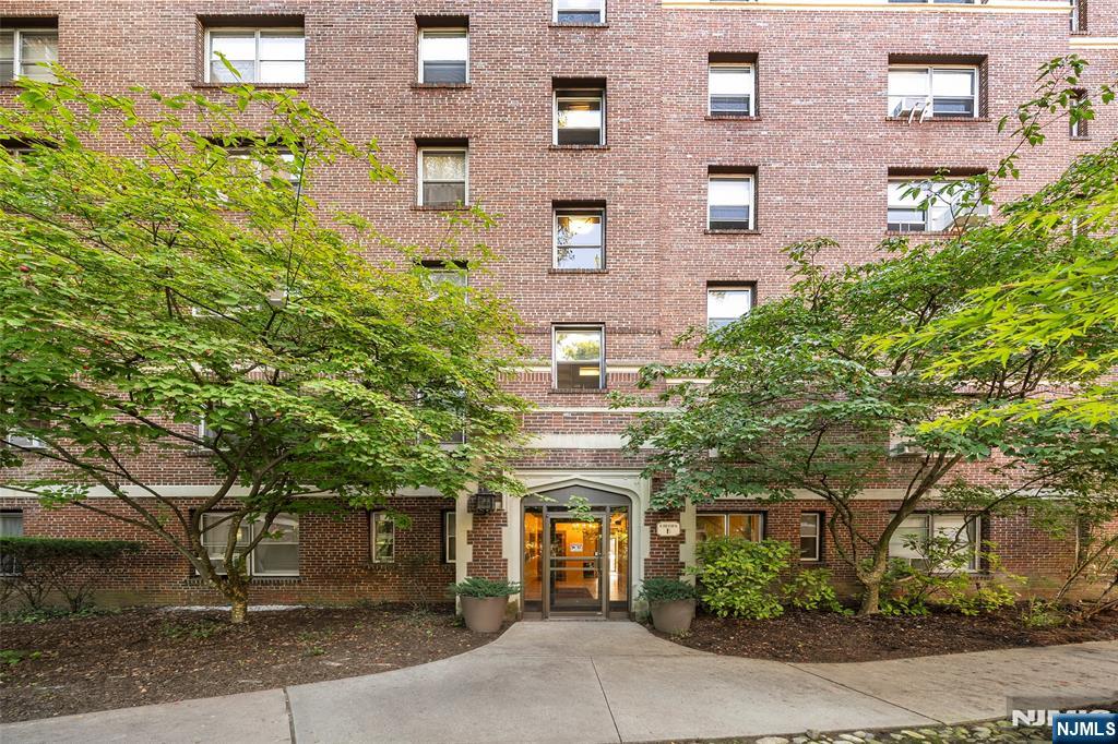 100 Palisade Avenue B31 - Photo 2