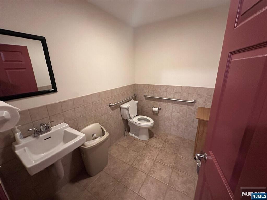 85 Hopper Avenue - Photo 3