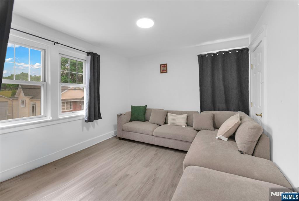 179 Dewey Avenue - Photo 3