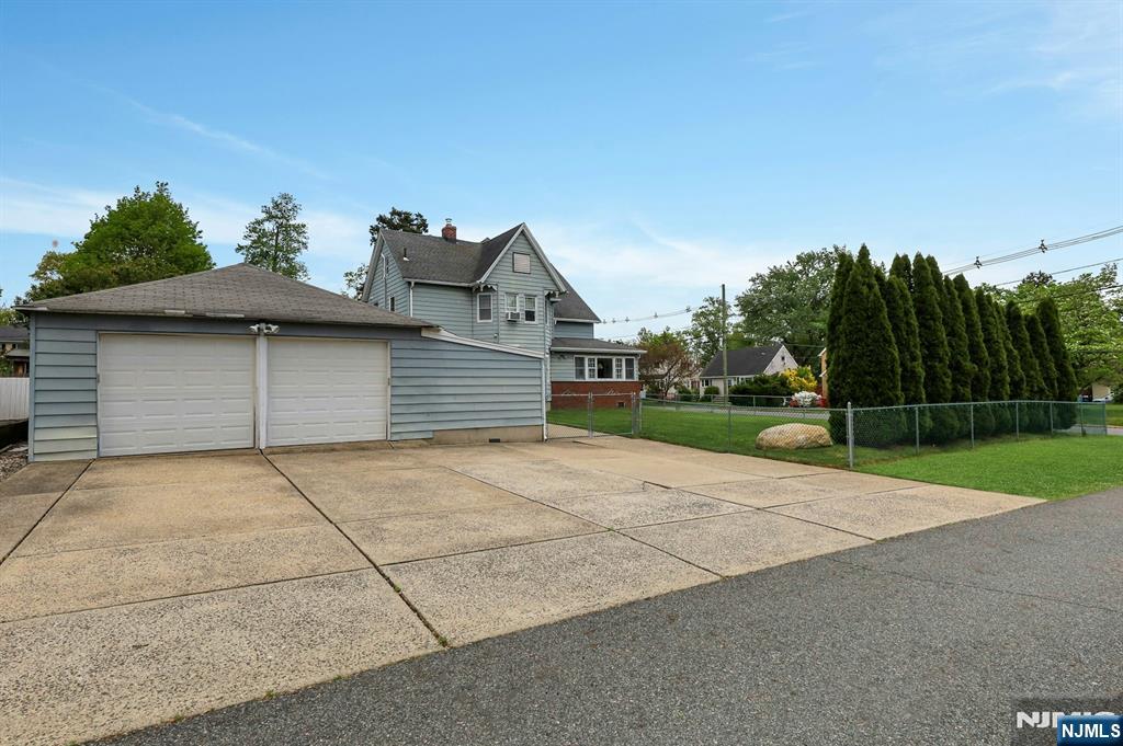 160 Clinton Ave, Hillsdale, NJ 07642