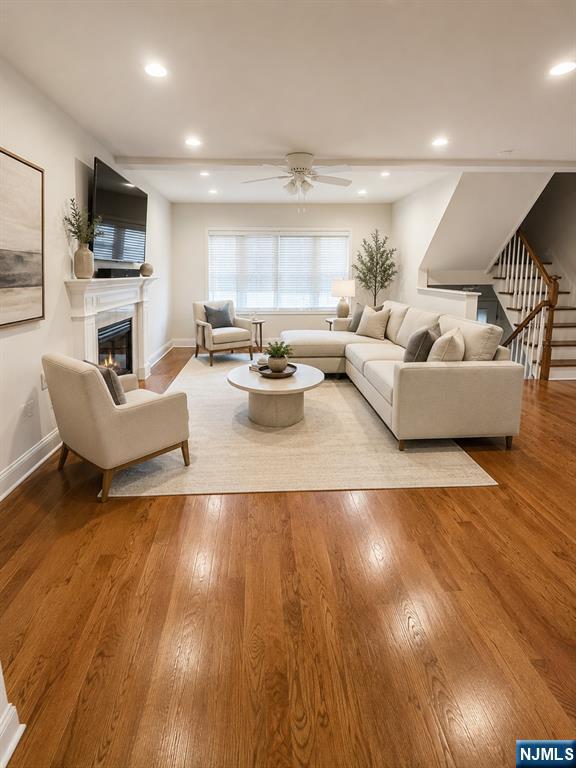 13 Canterbury Ln, New Milford, NJ 07646