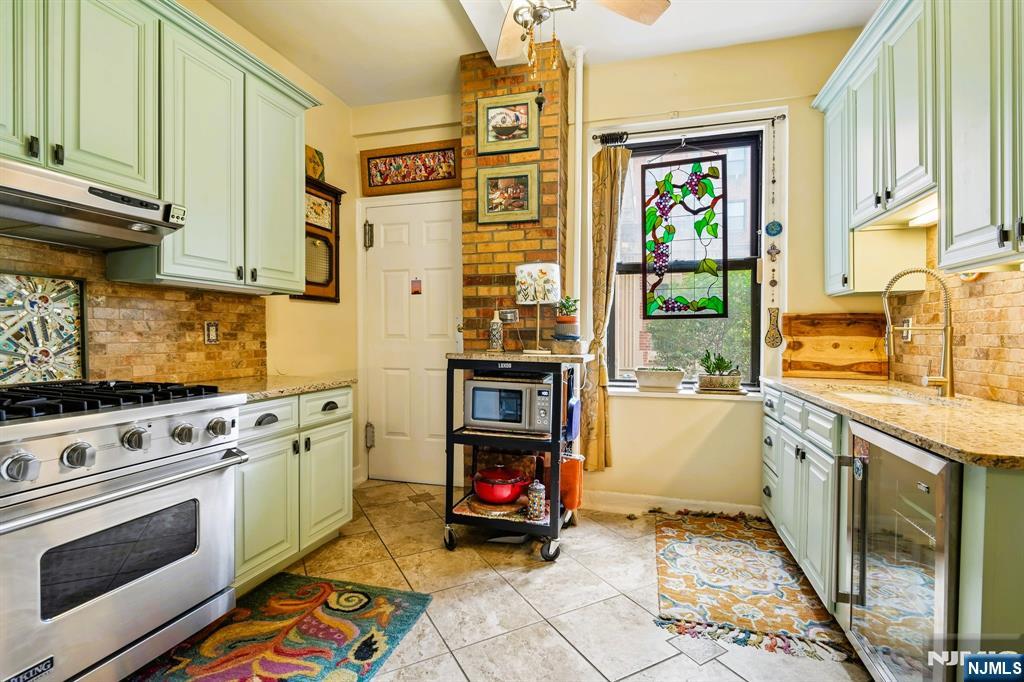 Homes for sale in Newark, NJ | 375 Mount Prospect #1AW, Newark, NJ 07104 | MLS# 26016991
