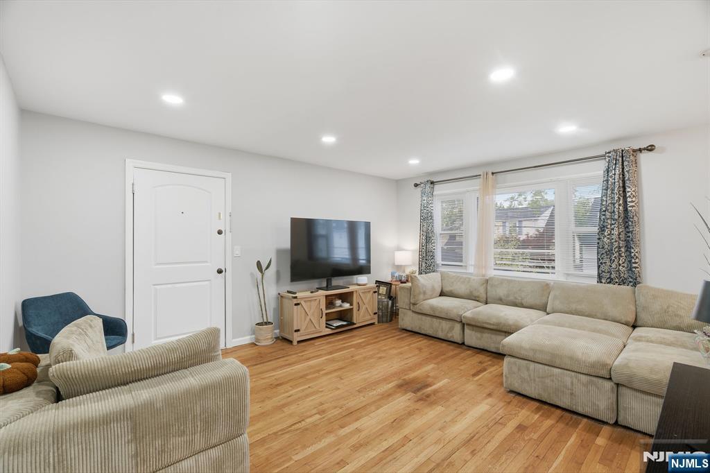 157 Baltimore Avenue — photo 2