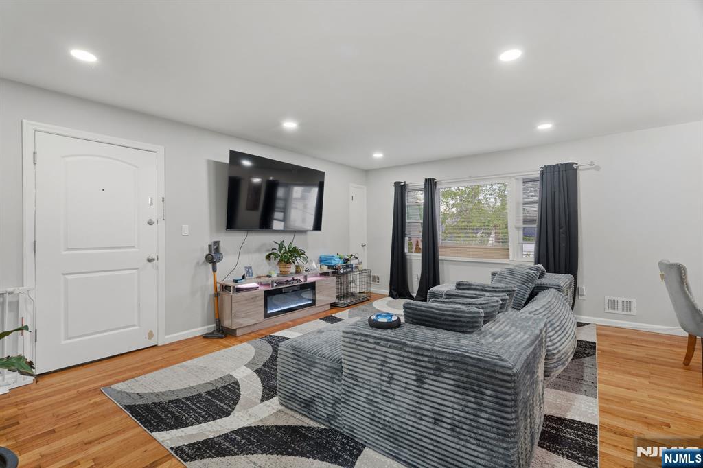 157 Baltimore Avenue — photo 13