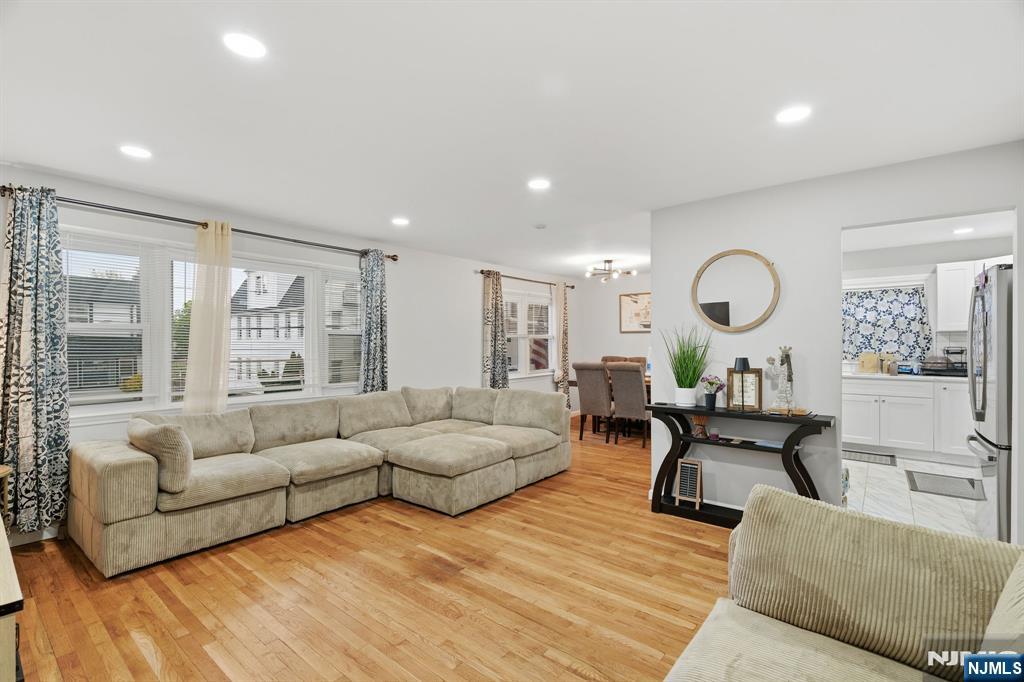 157 Baltimore Avenue — photo 3