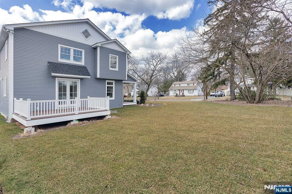 582 Green Valley, Paramus, NJ 07652 Listing Photo  23