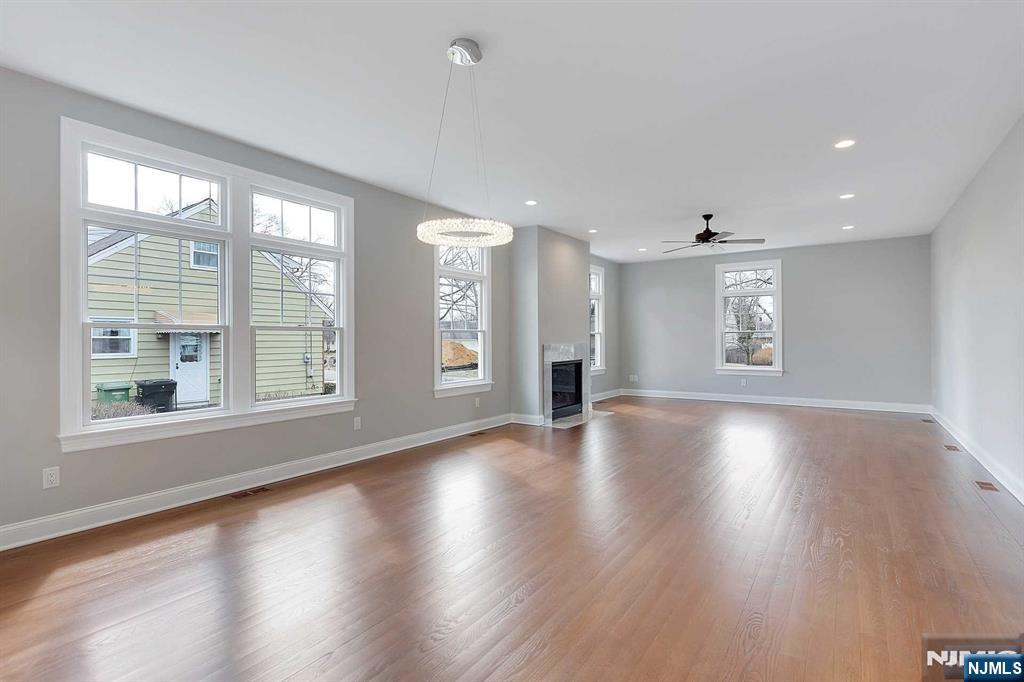 582 Green Valley, Paramus, NJ 07652 Listing Photo  7