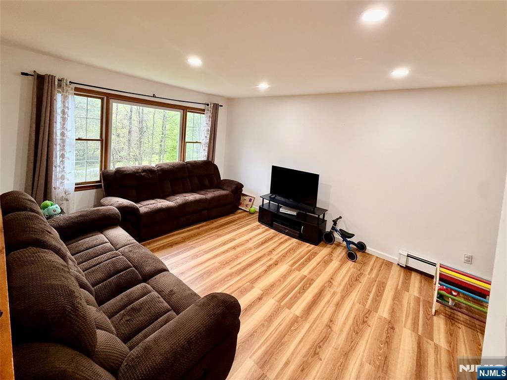 154 Cork Hill - Photo 3