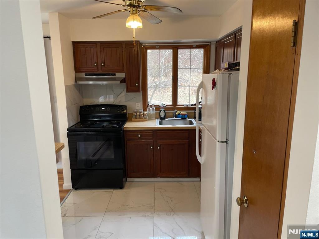 154 Cork Hill - Photo 8