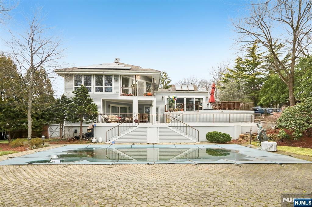 270 E Clinton Avenue - Photo 2