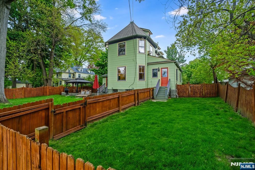 118 Fullerton Avenue — photo 43