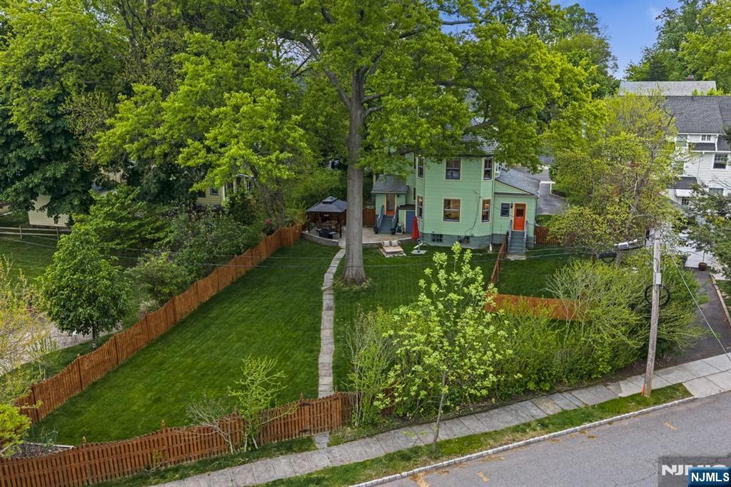 118 Fullerton Avenue — photo 45