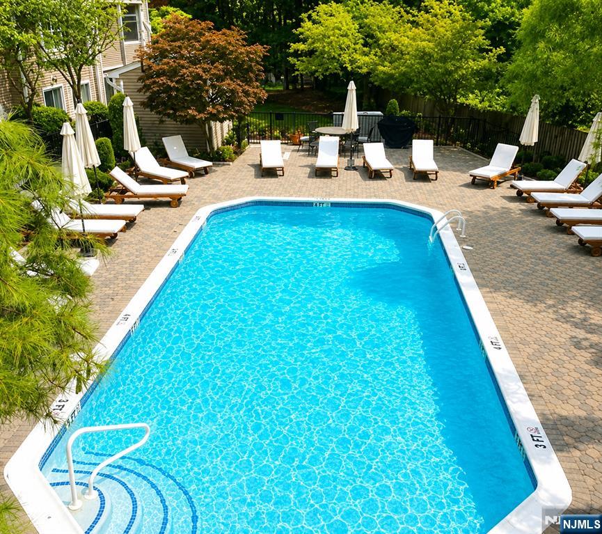 Outdoor Pool (alternate view)
