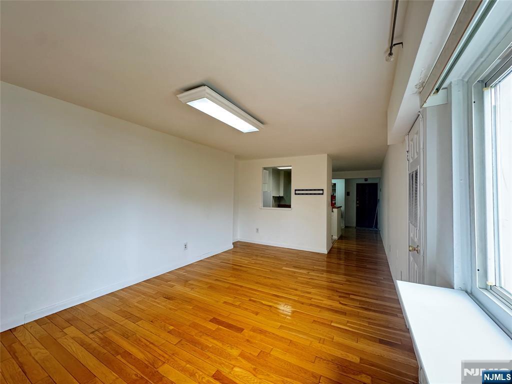 333 Grand Avenue 2R - Photo 3